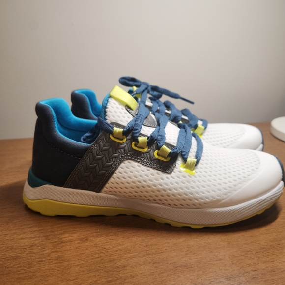 OluKai Wailuku Womens Athletic Shoes Size 7 - Picture 3 of 11